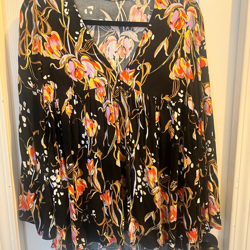 Free People Black Floral V-Neck Blouse - Picture 4 of 6